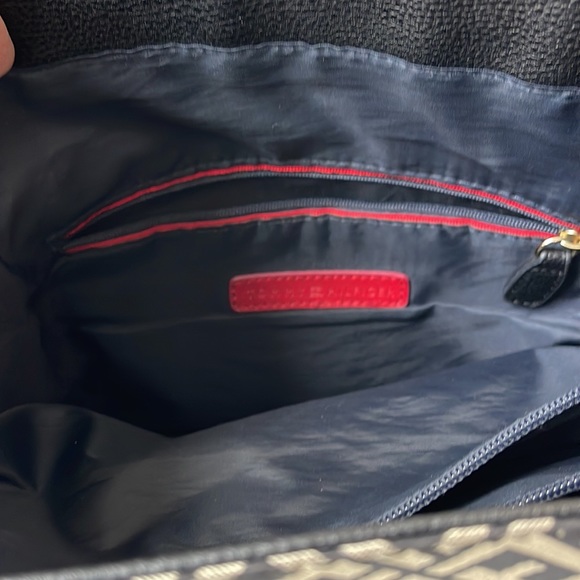 Tommy Hilfiger satchel - Picture 6 of 10